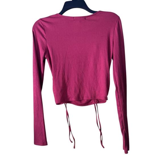 Almost Famous Red Ribbed Long-Sleeve Crop Top Ruched Front Stretchy Fitted Tee - Picture 2 of 7